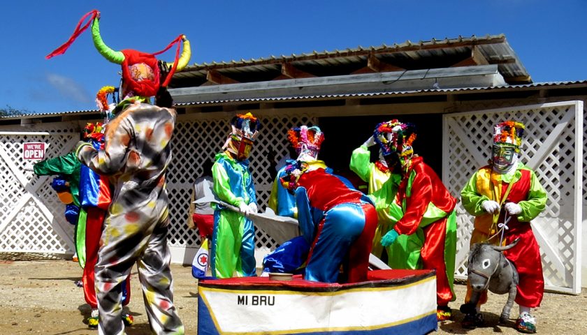 Killing the shark - Masquerade on Bonaire